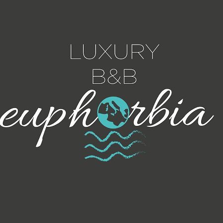 Luxury B&B Euphorbia 阿奇雷亚莱 外观 照片